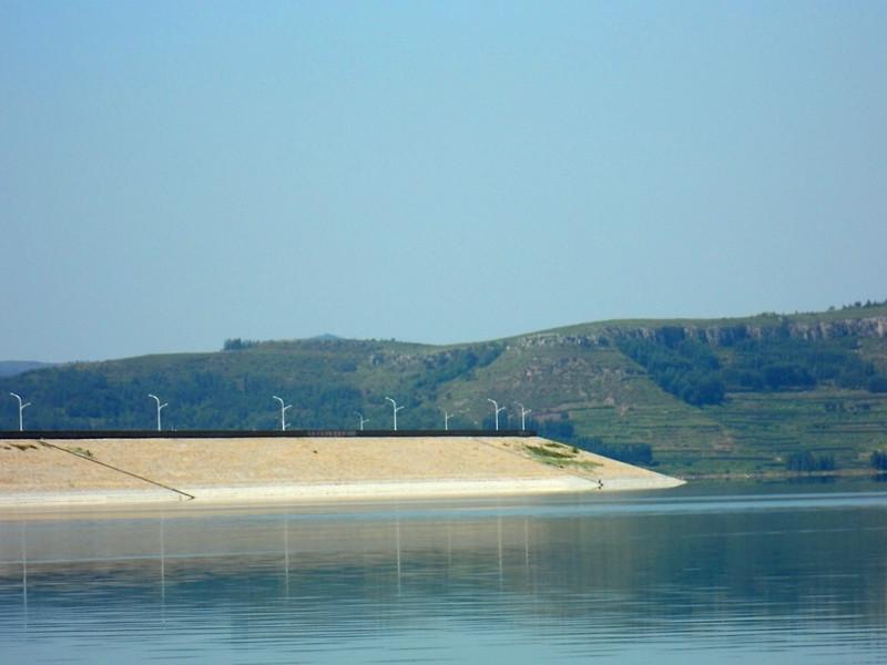 雷達水位計監測系統，實時監測水庫水位